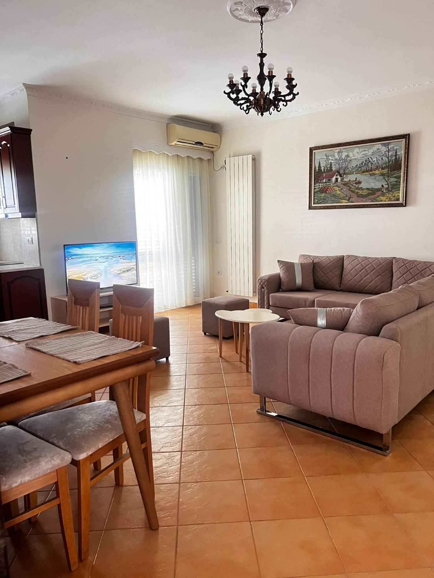 Lu Apartament Vlore Exterior photo
