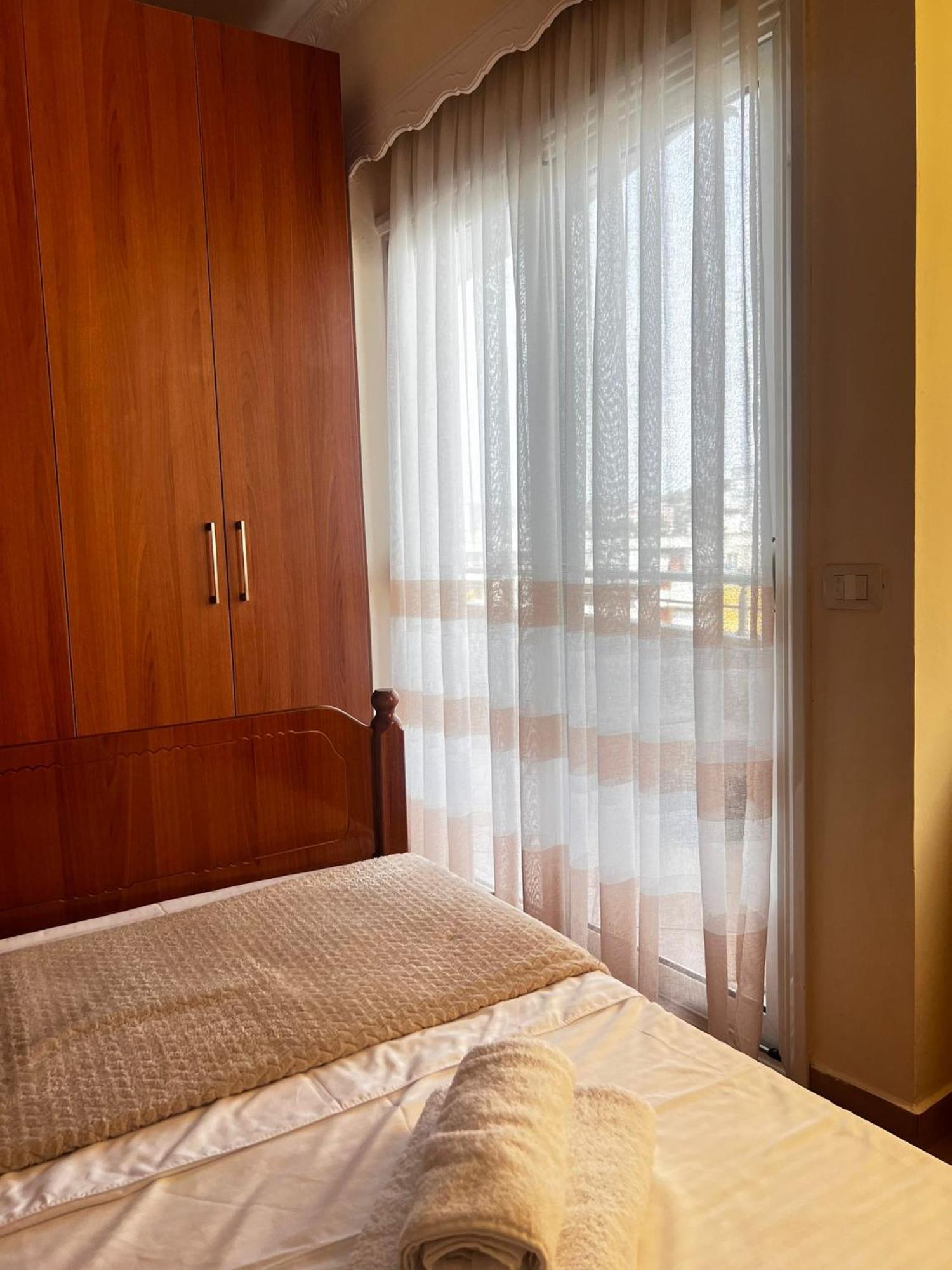 Lu Apartament Vlore Exterior photo