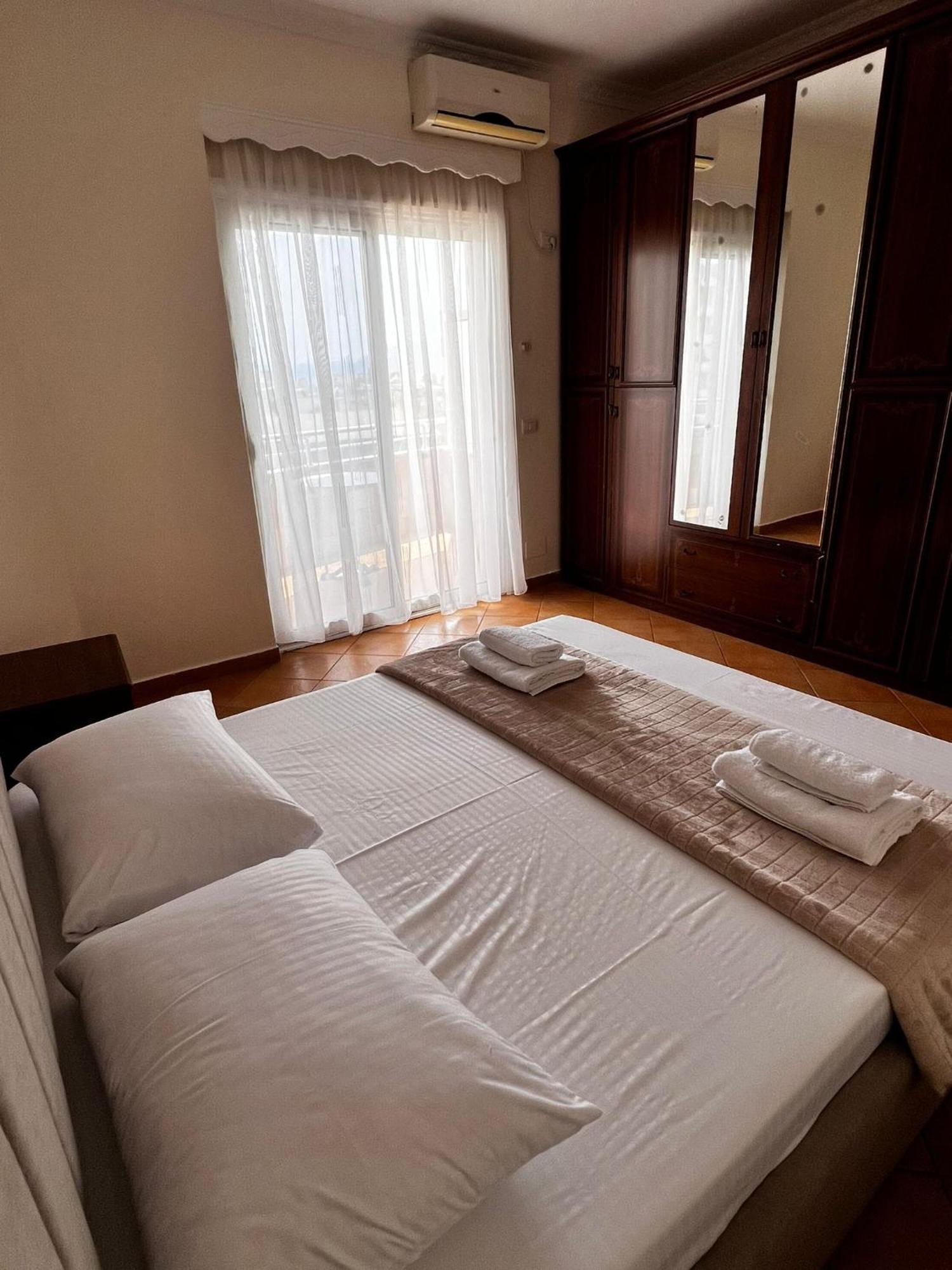 Lu Apartament Vlore Exterior photo