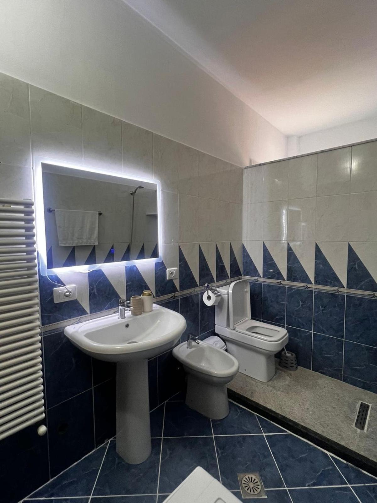 Lu Apartament Vlore Exterior photo