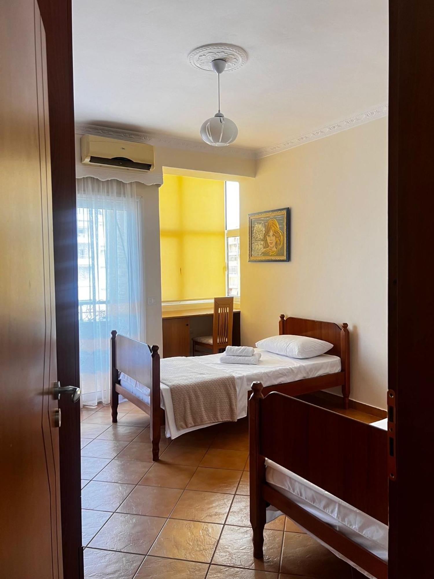 Lu Apartament Vlore Exterior photo